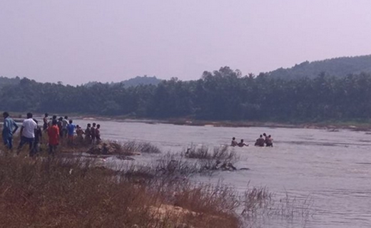 AMR dam.jp